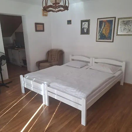 Apartmens Kenedi 3 Motell *