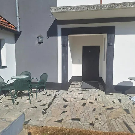 Apartmens Kenedi 3 Motell